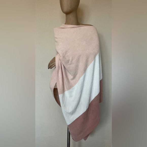 Barefoot Dreams CozyChic Ultra Lite Knit Sunset Poncho Pale Pink One Size Plus - Picture 4 of 16